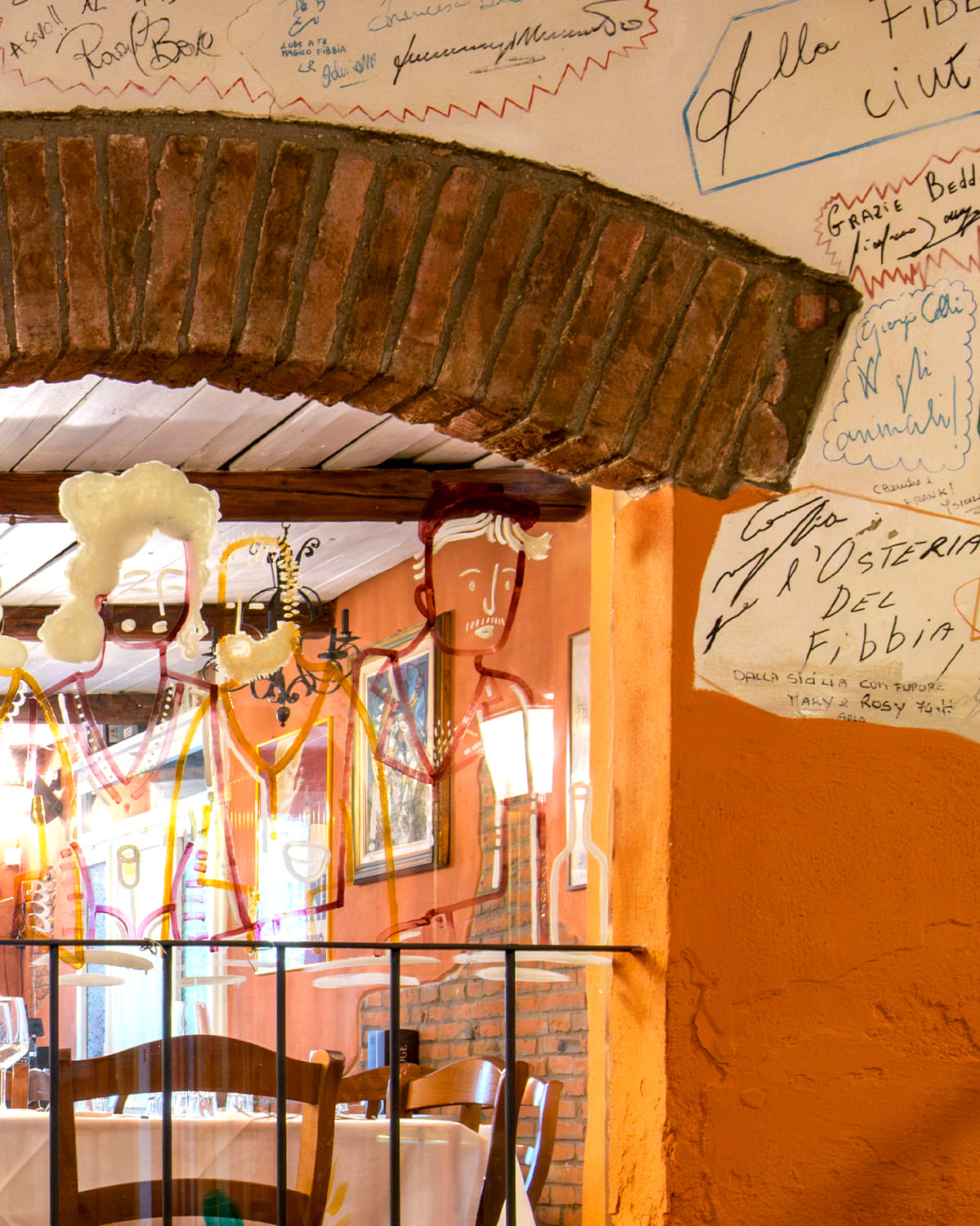 Osteria del Fibbia arcata e scritte